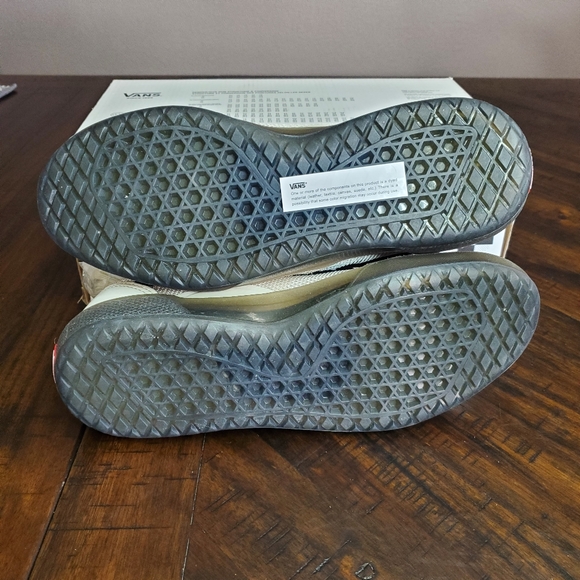 Vans Ave Nubuck Timber Wolf Men Size 7, Equivalent to Women Size 8.5 - Picture 7 of 10